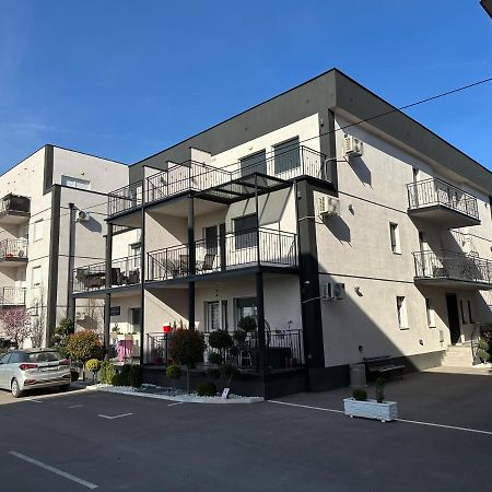 Apartment Aura Belgrado Exterior foto
